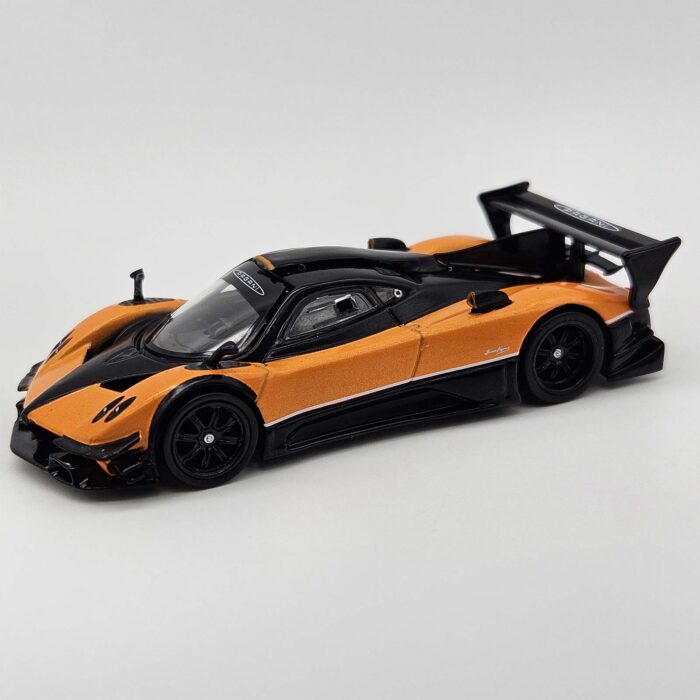 Tarmac - Pagani Zonda Revolucion