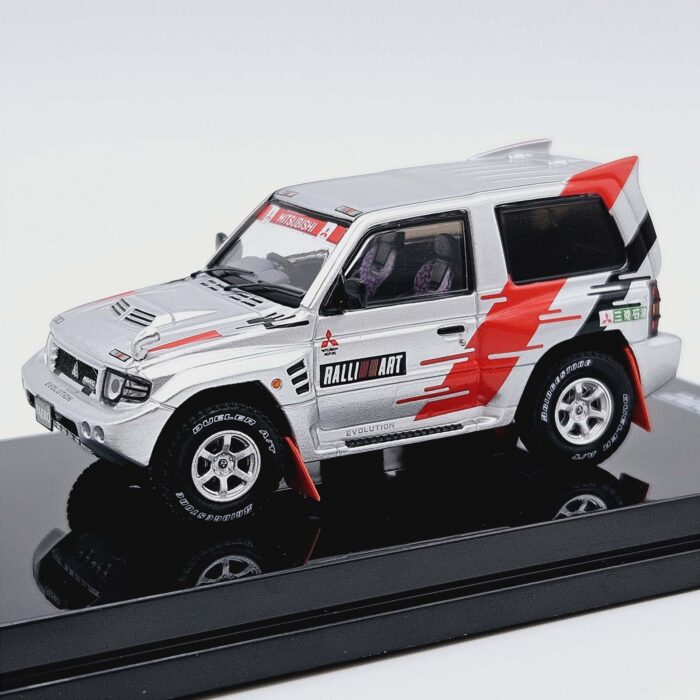 Inno64 - Mitsubishi Pajero Evolution *Ralliart
